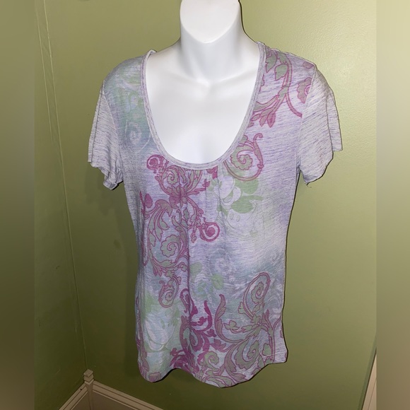 Disney Floral Scoop Neck Soft Tee Size Small - Picture 1 of 4